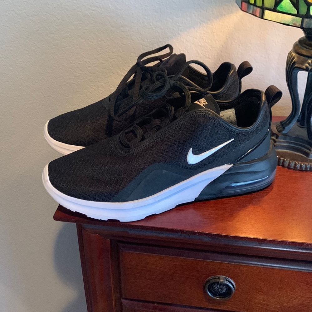 Nike Air Motion 2
